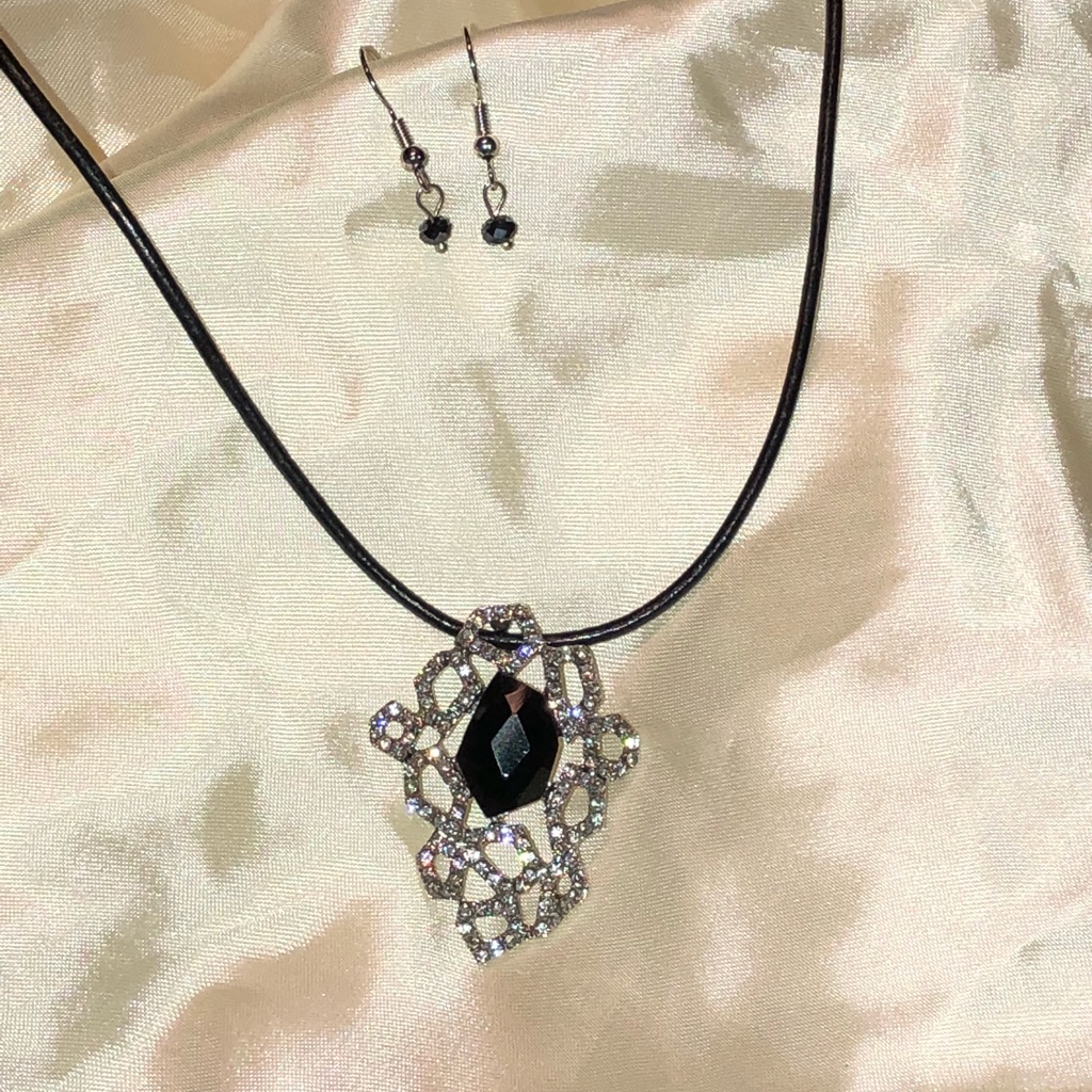 Black & Crystal Necklace & Earrings On Leather New